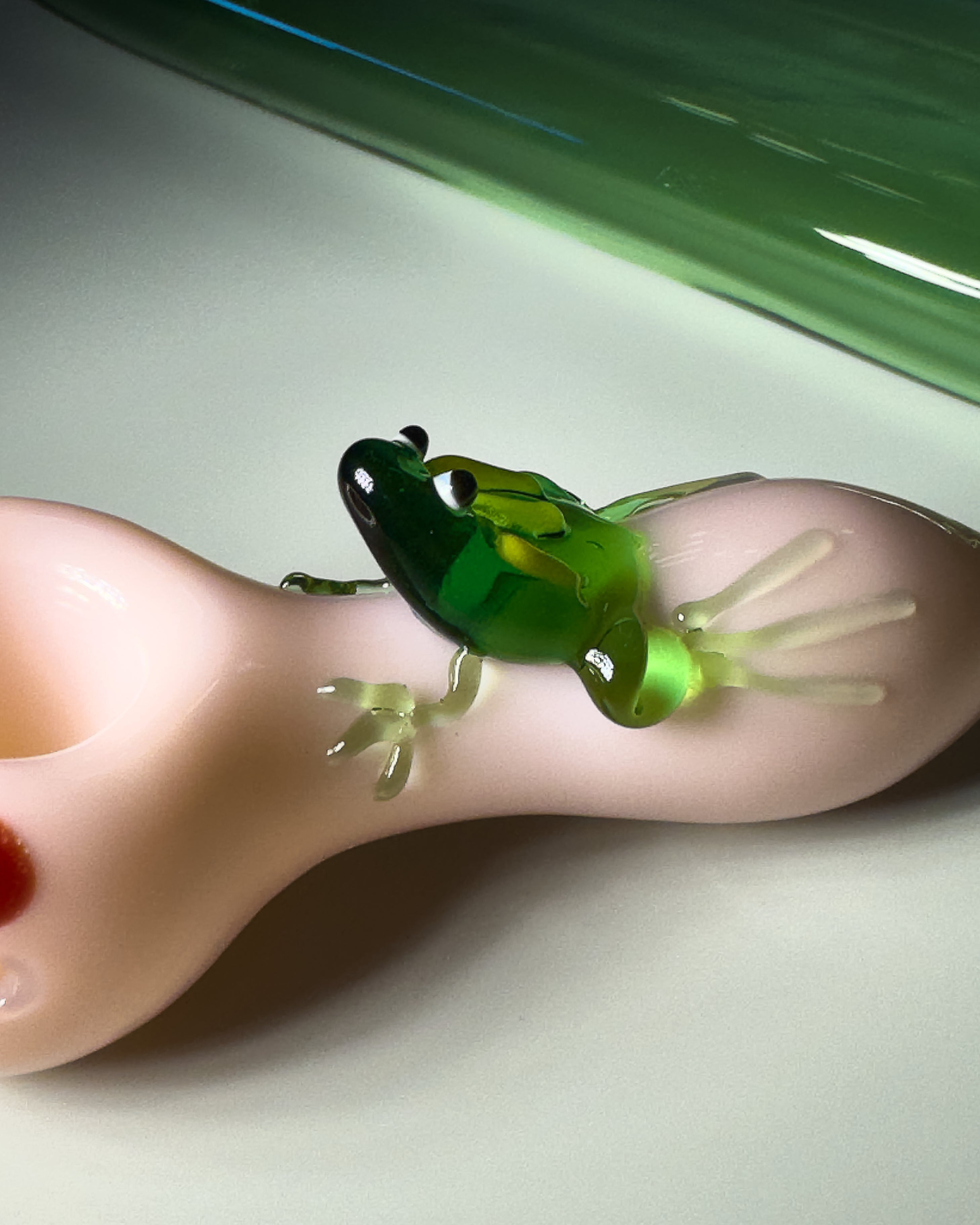 FROG GLASS PIPE